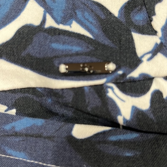 S.C. & Co Skort size medium. - Picture 4 of 9